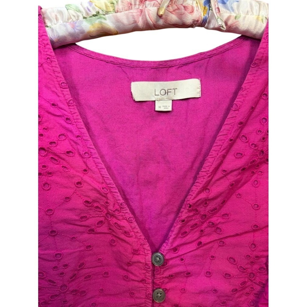 Loft Magenta Pink Eyelet Lace Sleeveless Button Front V-Neck Blouse Top Womens M